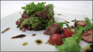 Salada tropical com polvo