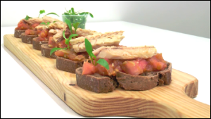 Bruschetta de filetes de cavala